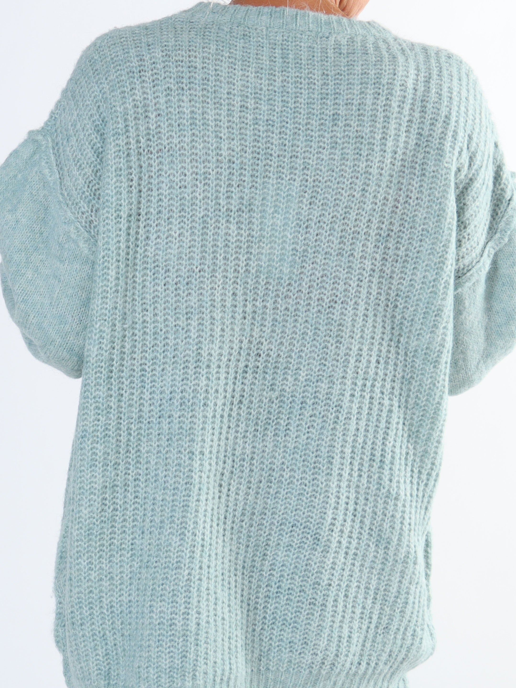 Leana - Lang blød plus size strikbluse med ballonærmer